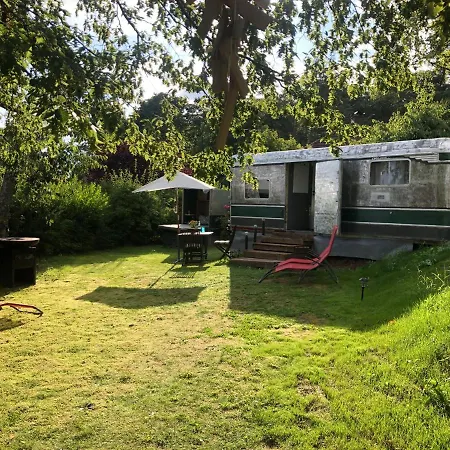 Luksusowy namiot Gastehaus Zirkuswagen Wildlife 1957 2 *